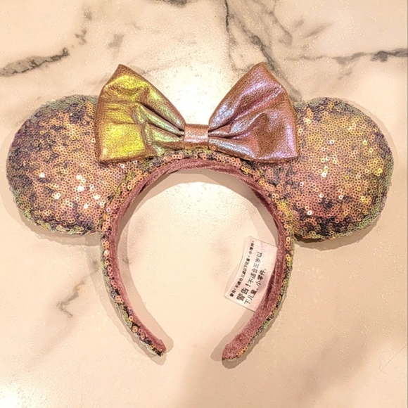 Disney Accessories - LIKE NEW - Disney Parks 50th Anniversary Earidescent Minnie Ears Headband